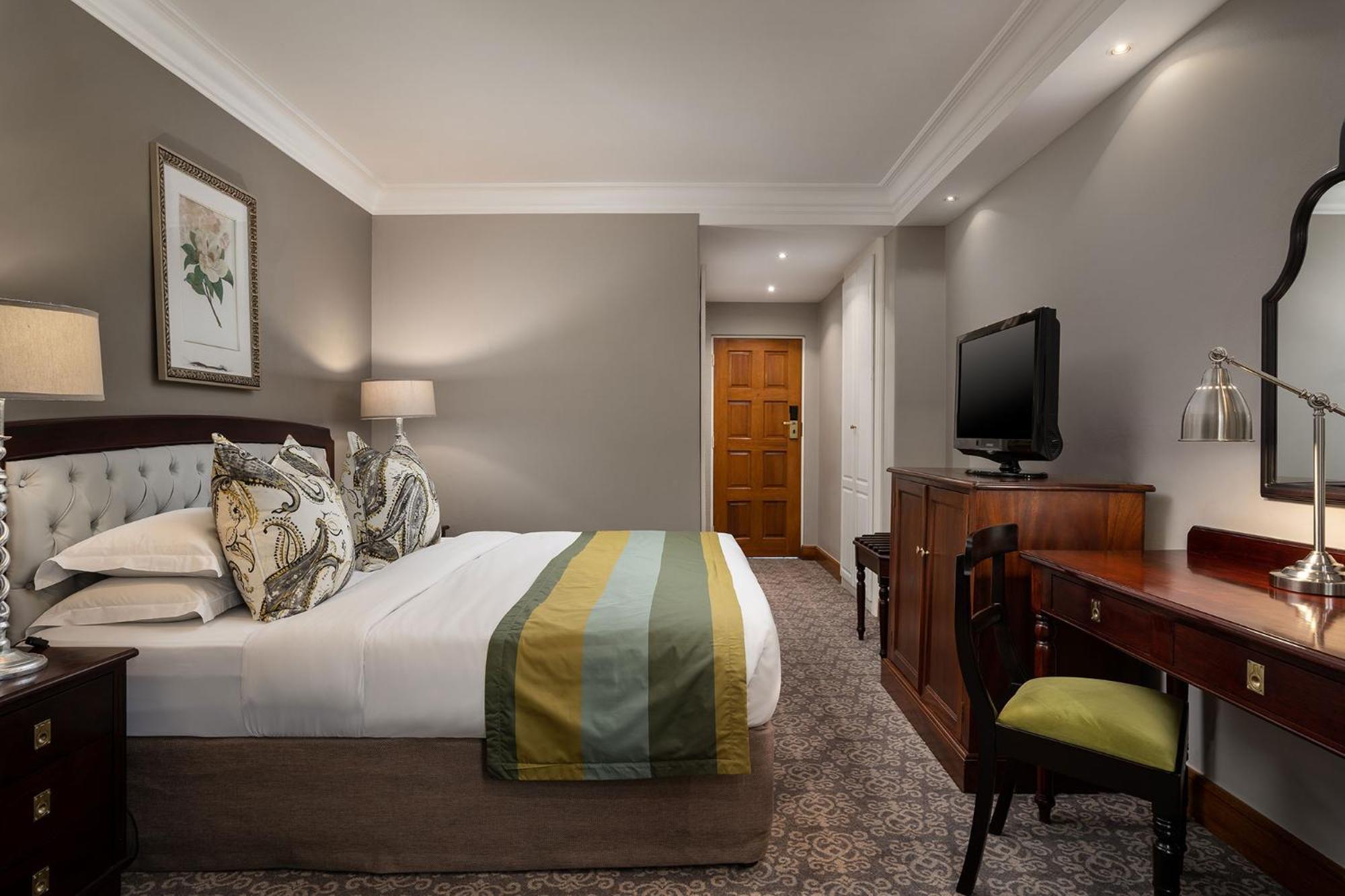 พรีเมียร์ โฮเทล ฟัลสตาฟฟ์ Hotel โจฮันเนสเบิร์ก ภายนอก รูปภาพ